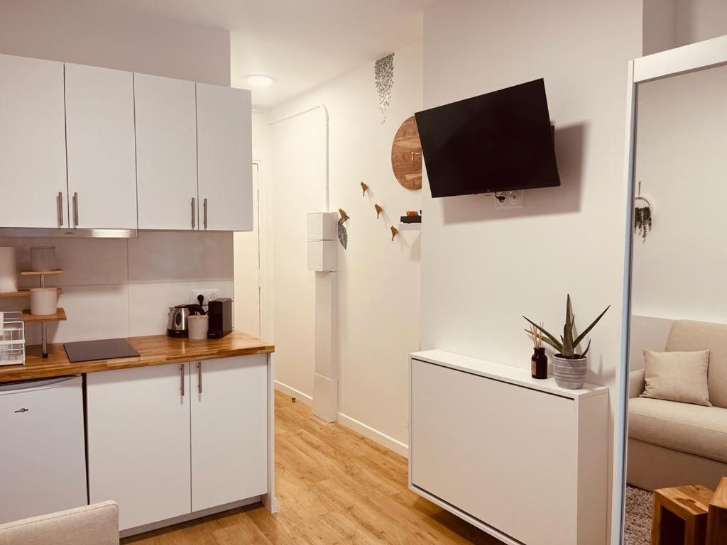 Mignon Petit Studio 16M2 Les Lilas Bagian luar foto